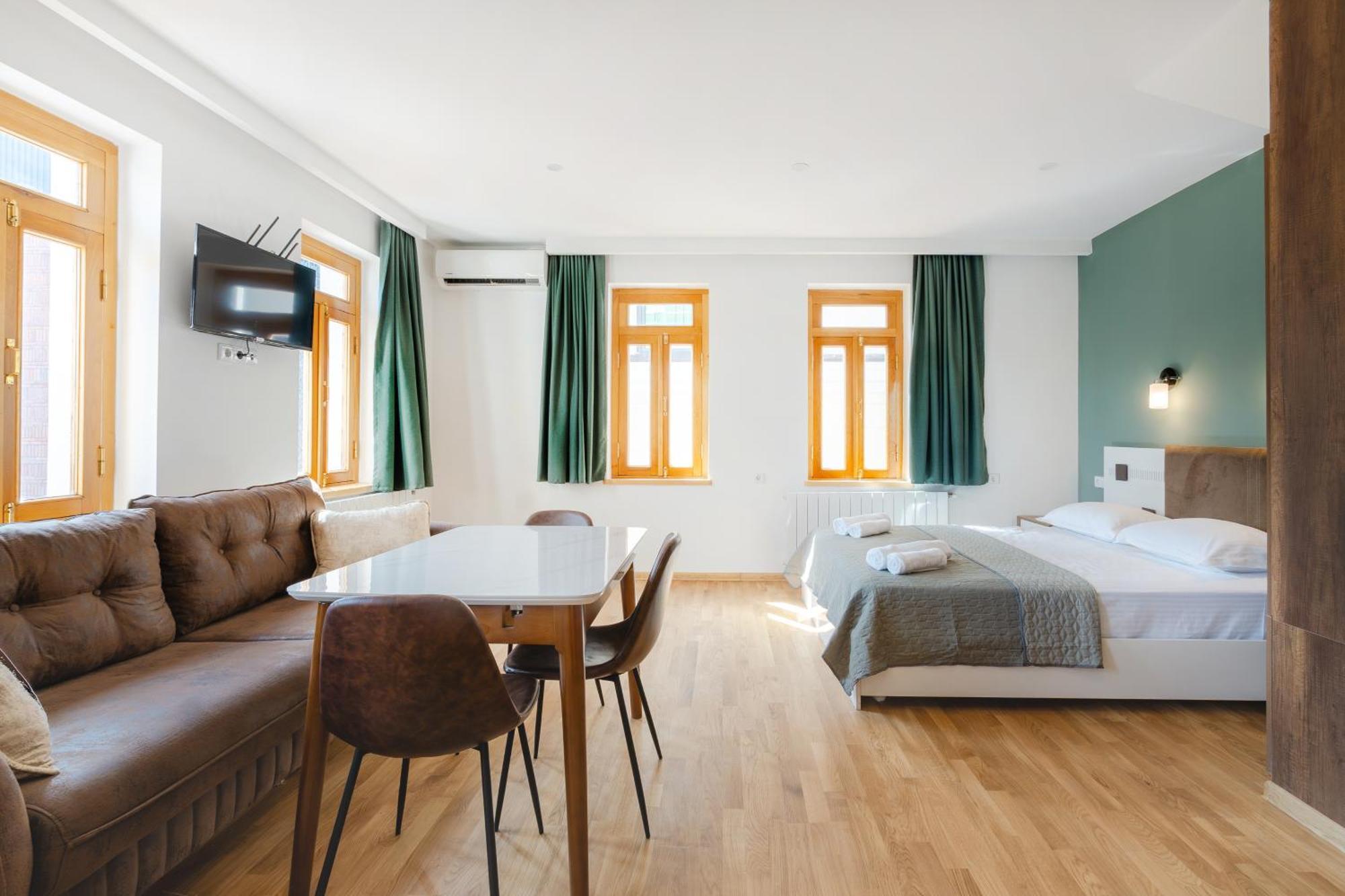 Guli Of - River View Duplex In Historic Center