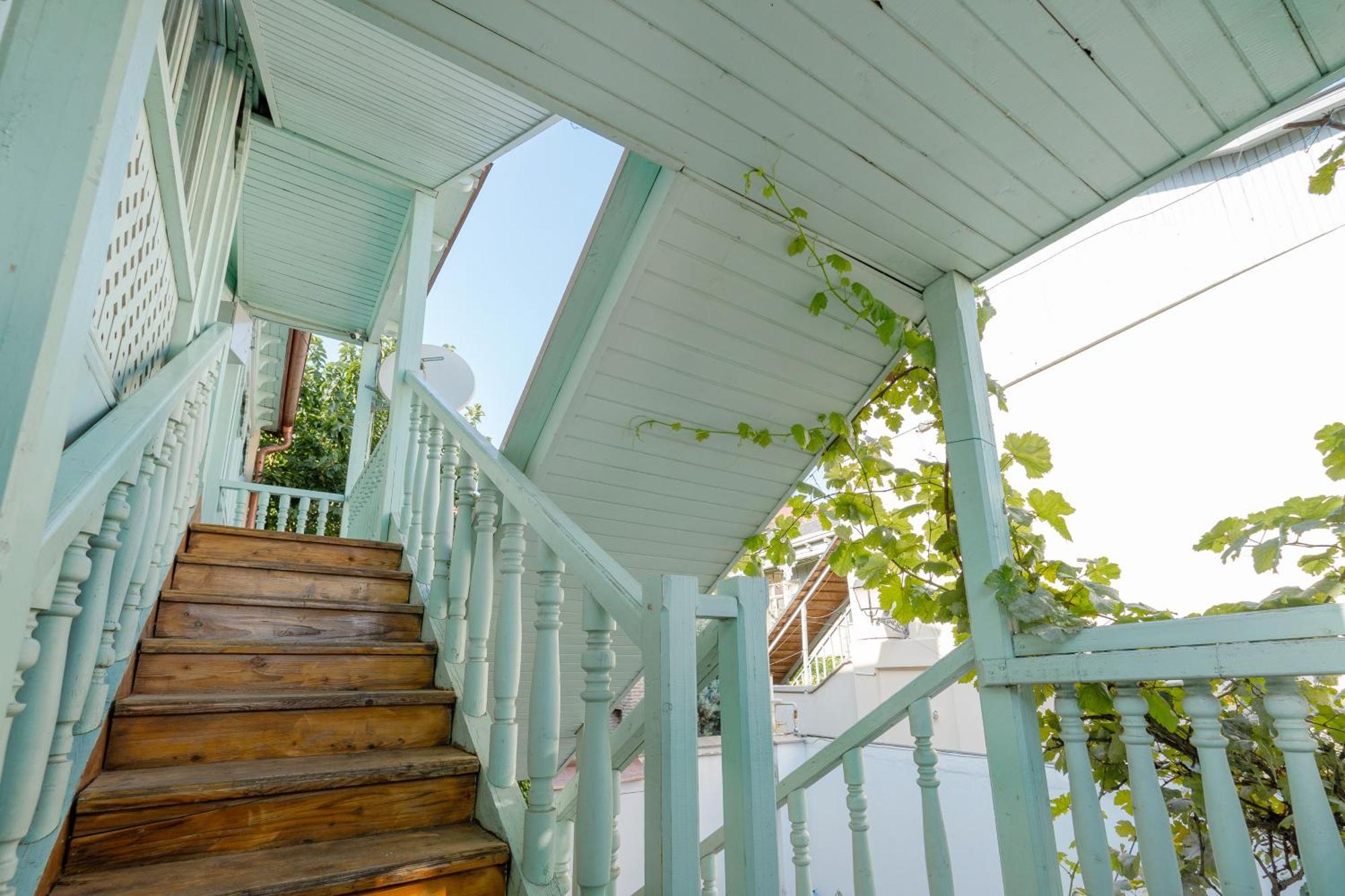 Apartment Guli Of - River View Duplex In Historic Center