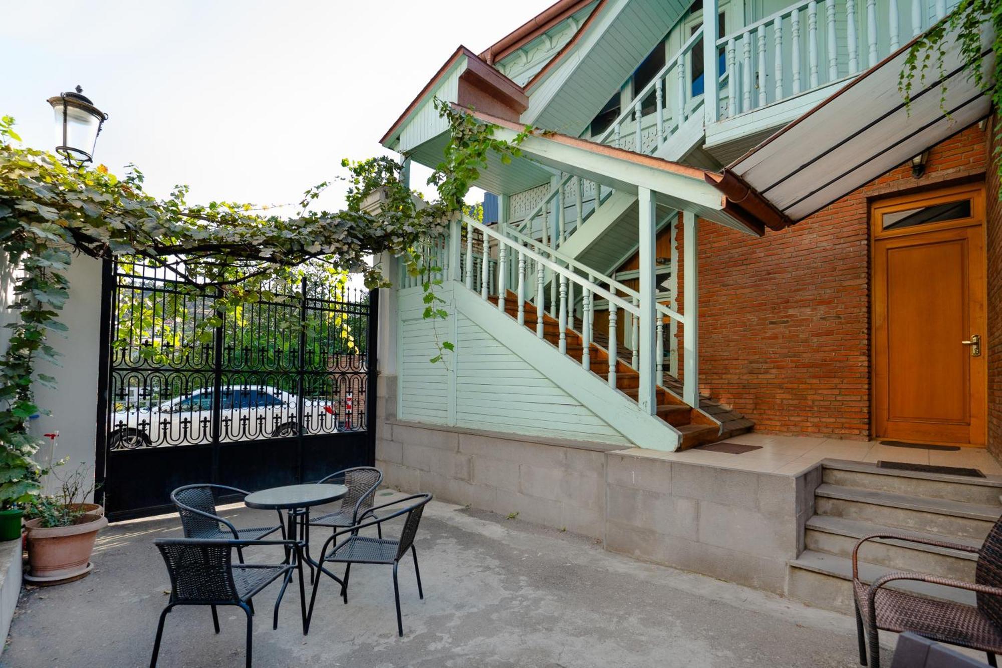 Guli Of - River View Duplex In Historic Center Tbilisi